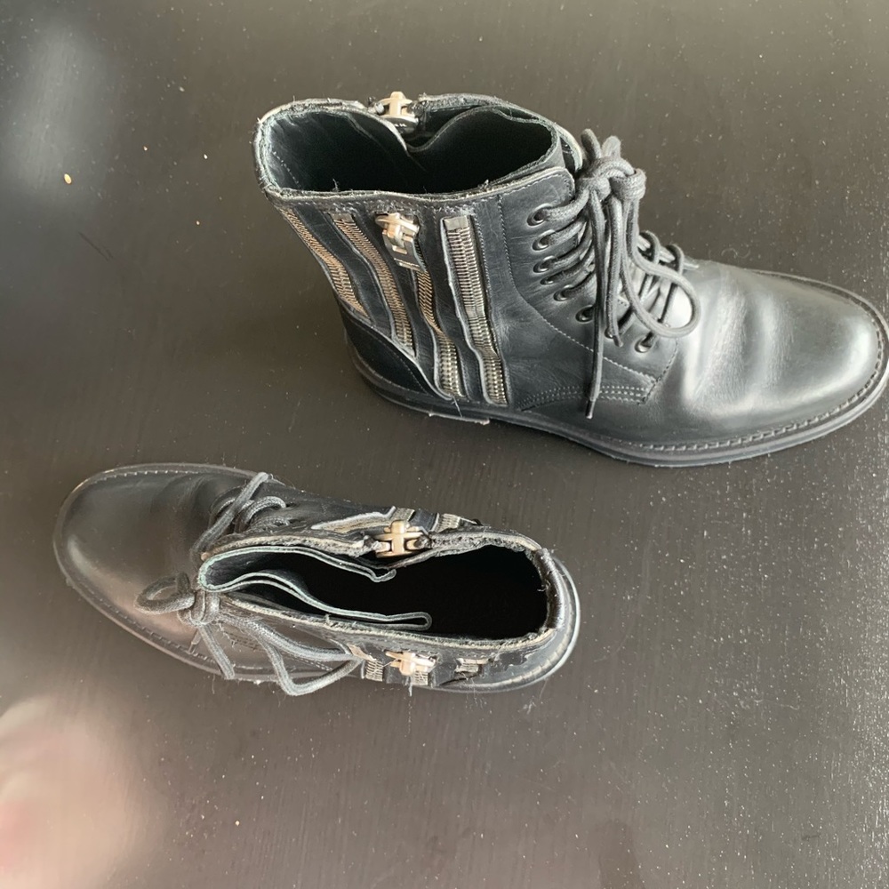 Saint Laurent 💯% Authentic - Picture 9 of 10